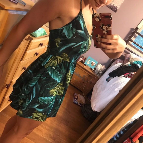 Dress - Picture 6 of 6